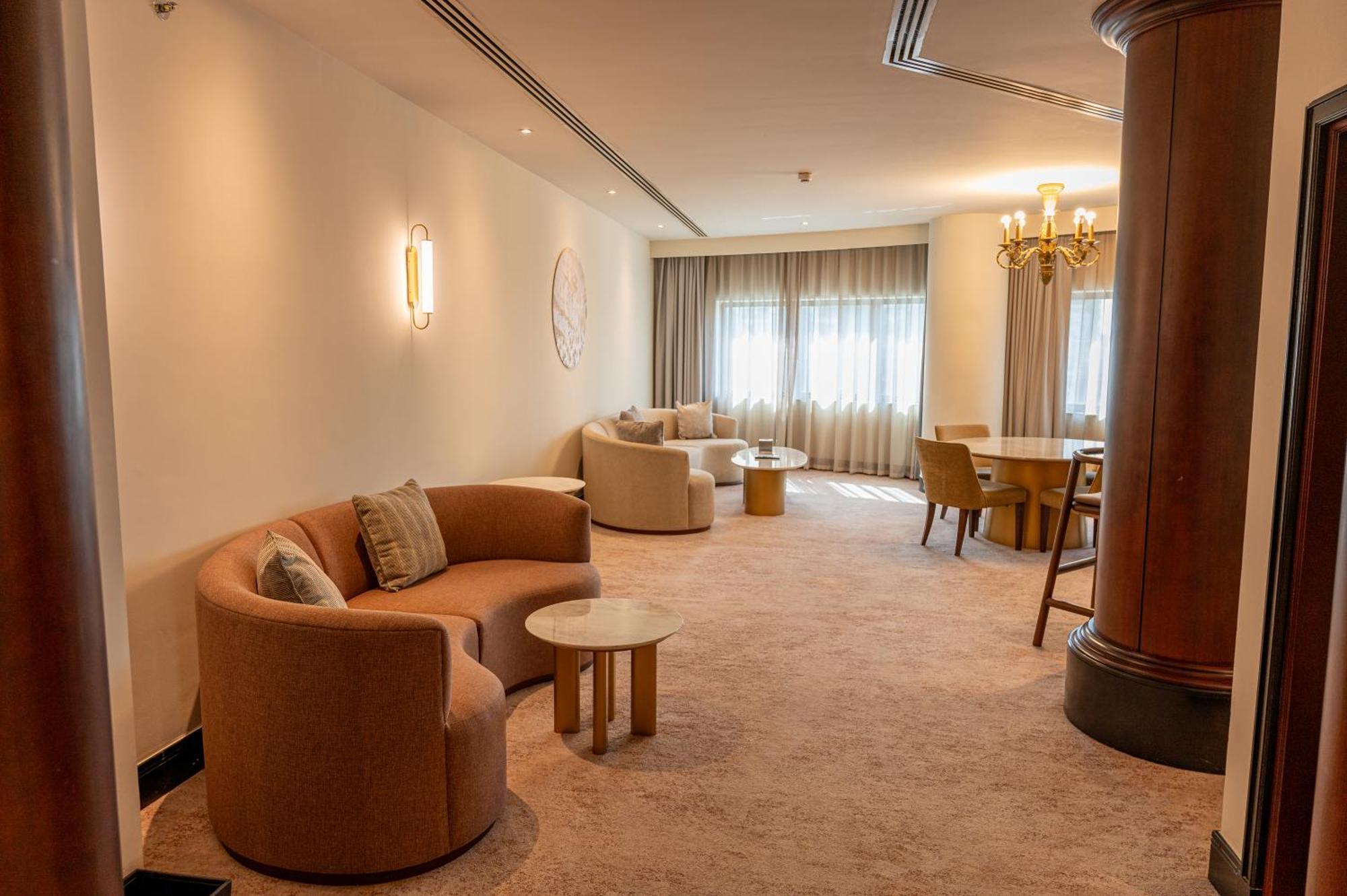 Majestic Cove Hotel - Formerly Le Meridien Fairway Дубай Экстерьер фото