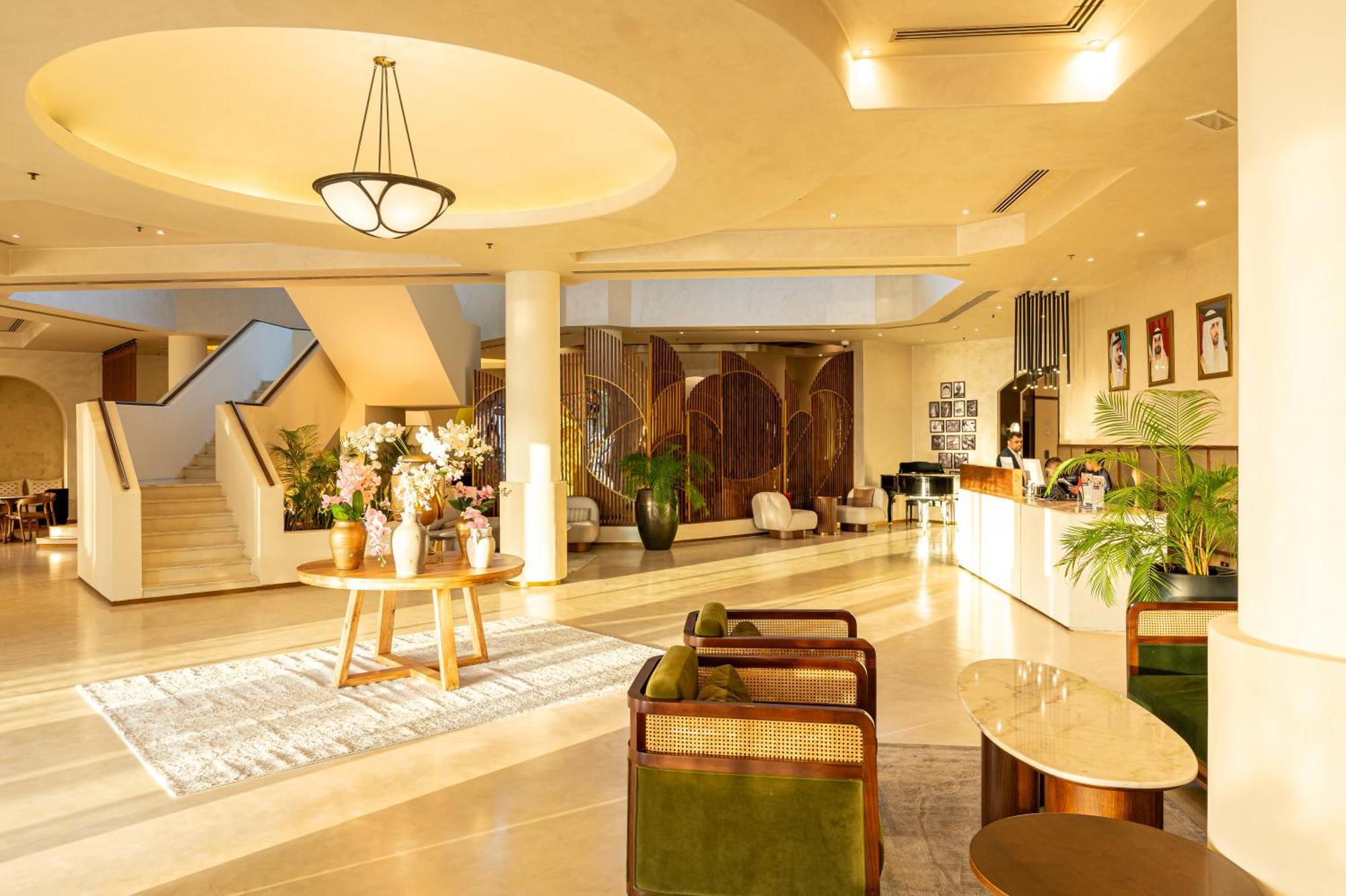 Majestic Cove Hotel - Formerly Le Meridien Fairway Дубай Экстерьер фото