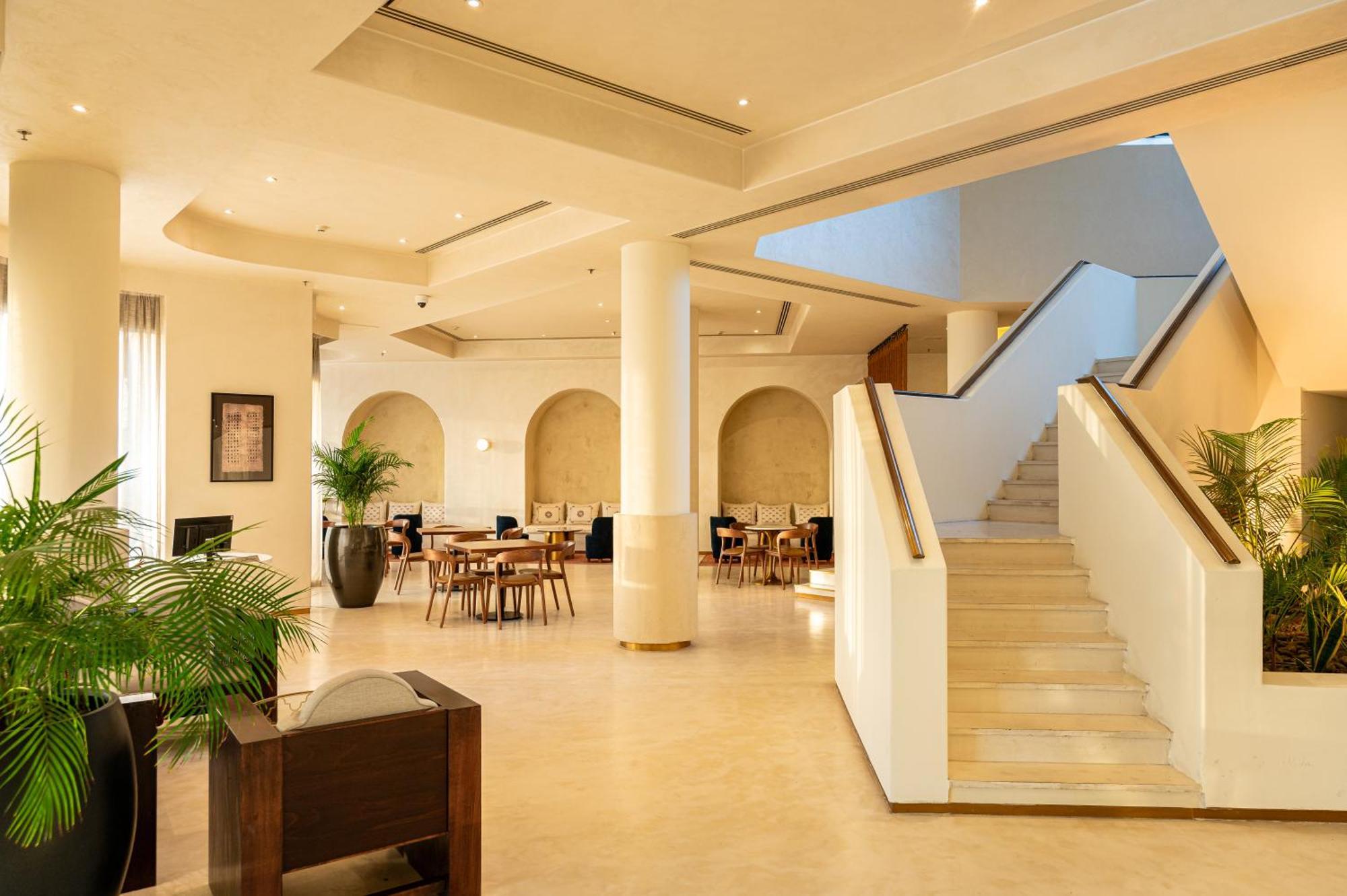 Majestic Cove Hotel - Formerly Le Meridien Fairway Дубай Экстерьер фото