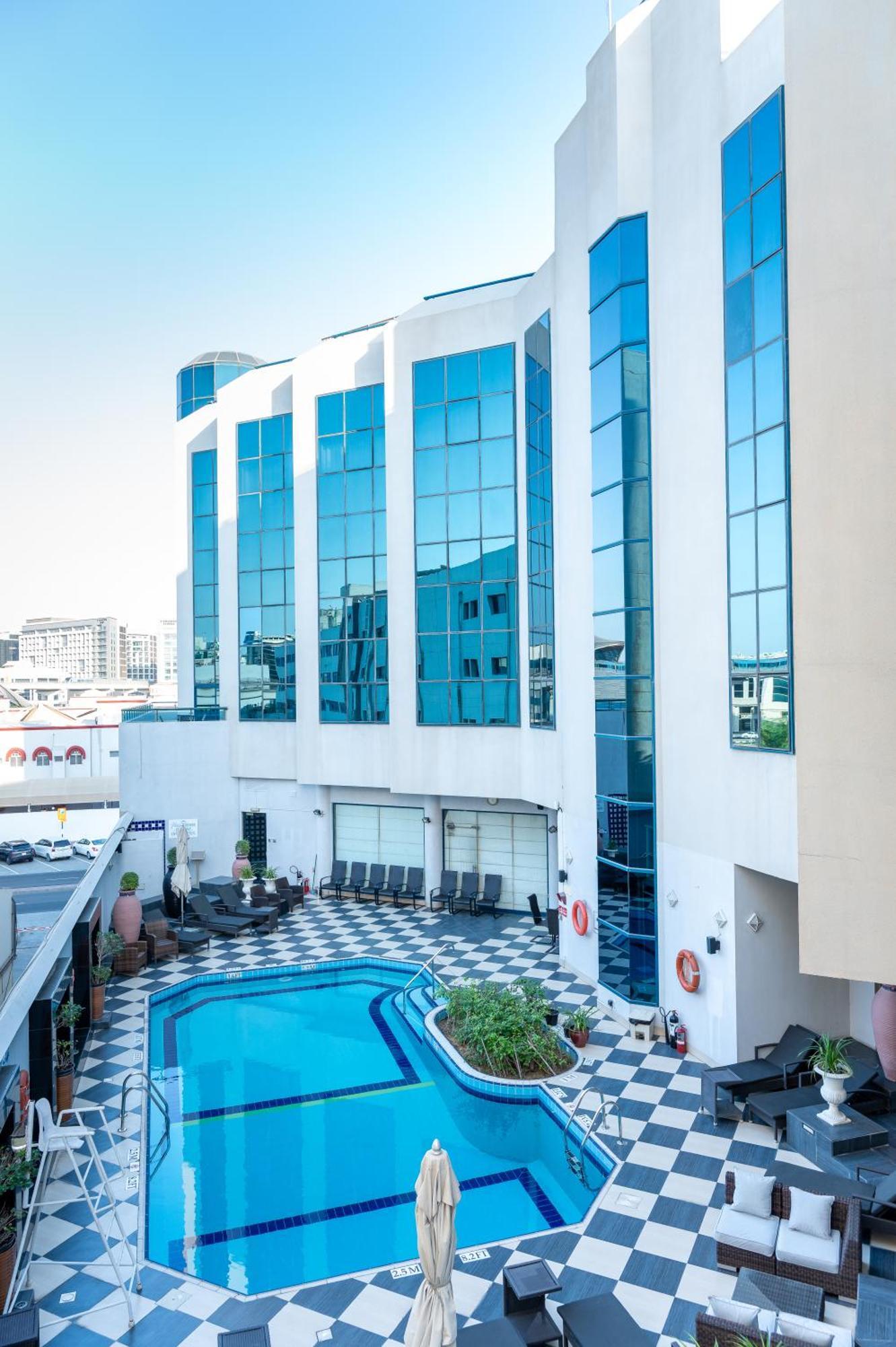 Majestic Cove Hotel - Formerly Le Meridien Fairway Дубай Экстерьер фото