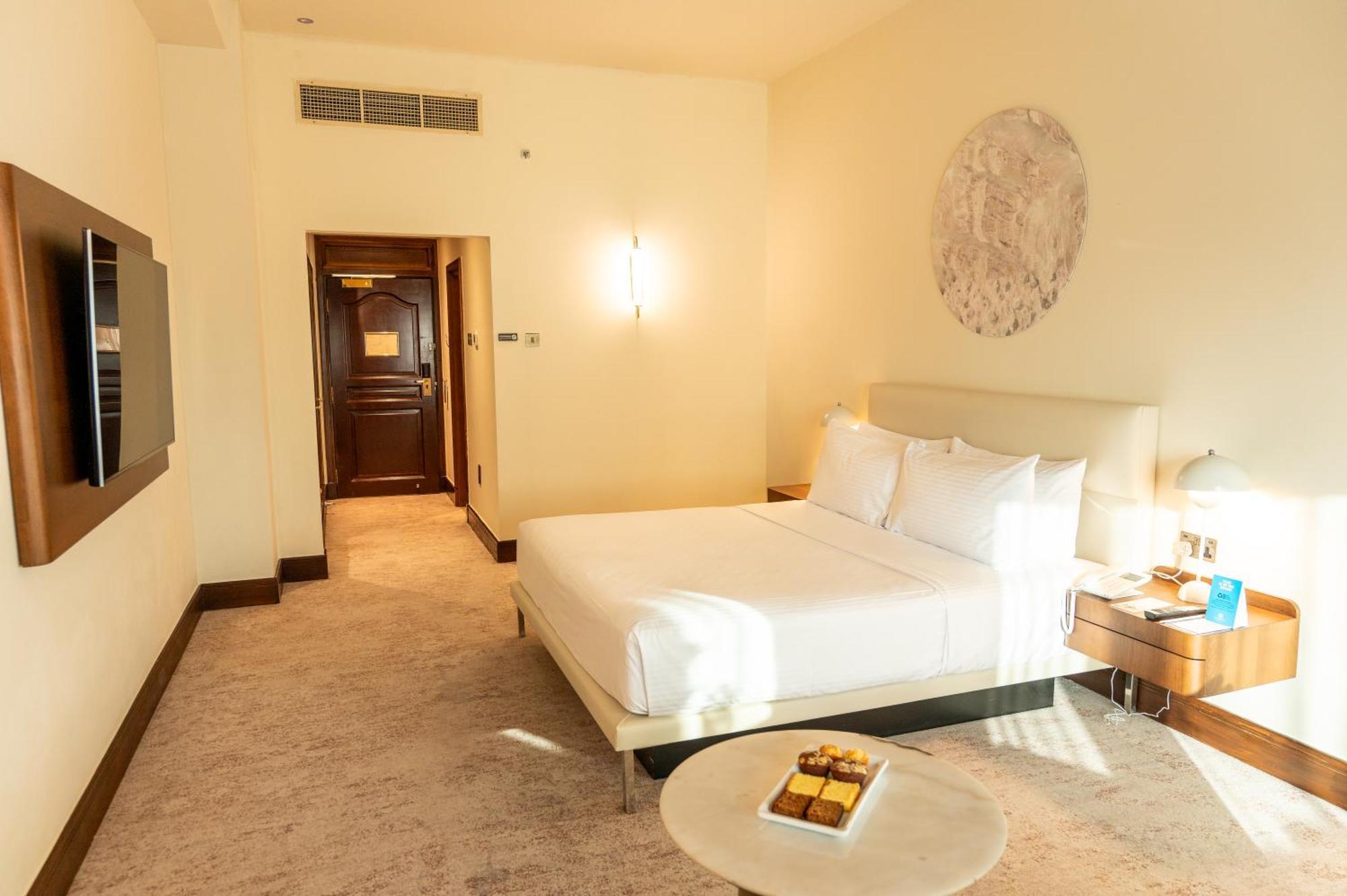 Majestic Cove Hotel - Formerly Le Meridien Fairway Дубай Экстерьер фото